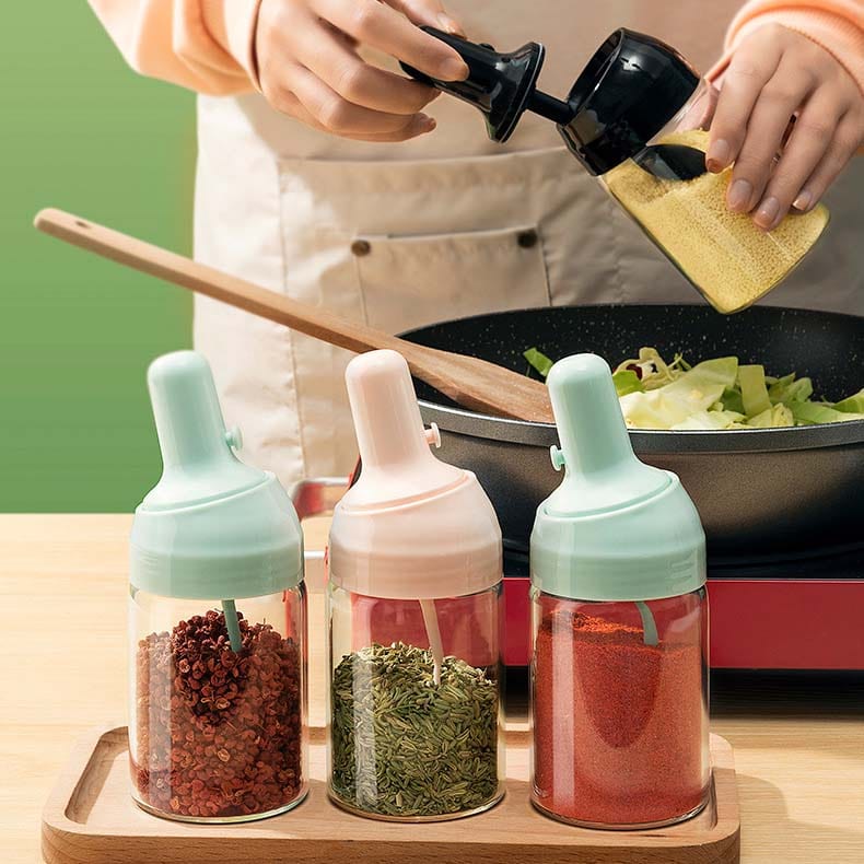 Seasoning Box with Retractable Spoon